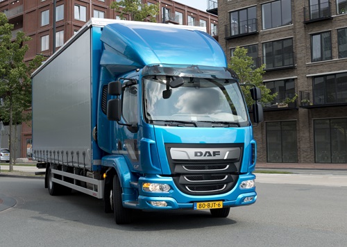 DAF-Introduces-New-LF-29-8-2017-02